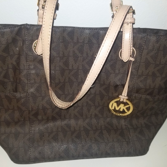 Michael Kors Handbags - *Make me an Offer! Michael Kors Handbag
